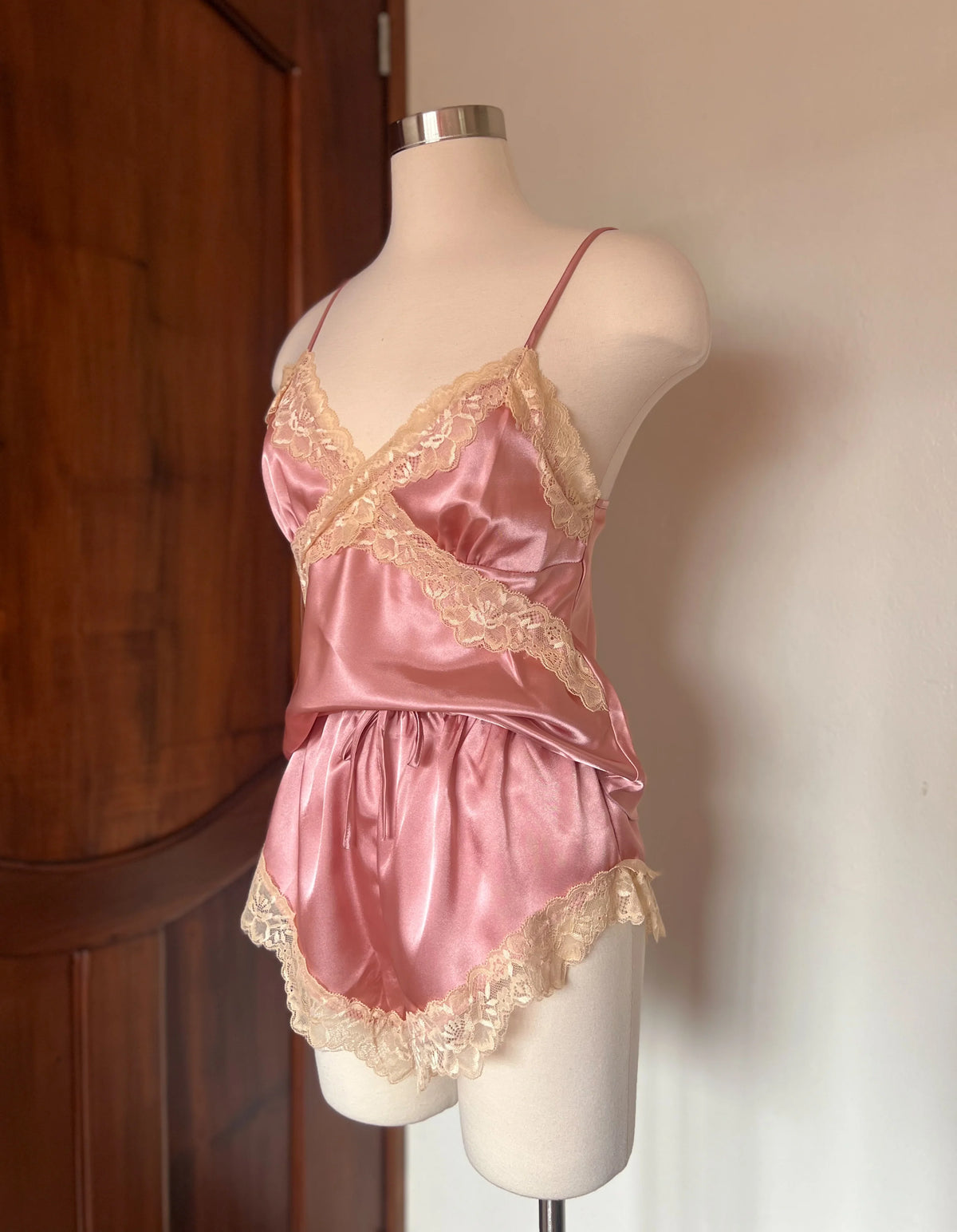 Len Pretty Pijama Milk Satin – Pretty Lensse
